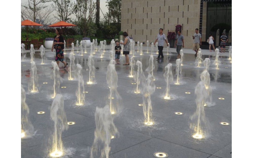 Dry Floor Fountain